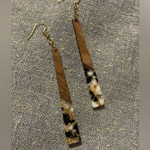 Elegant Gold and Black Dangle Earrings